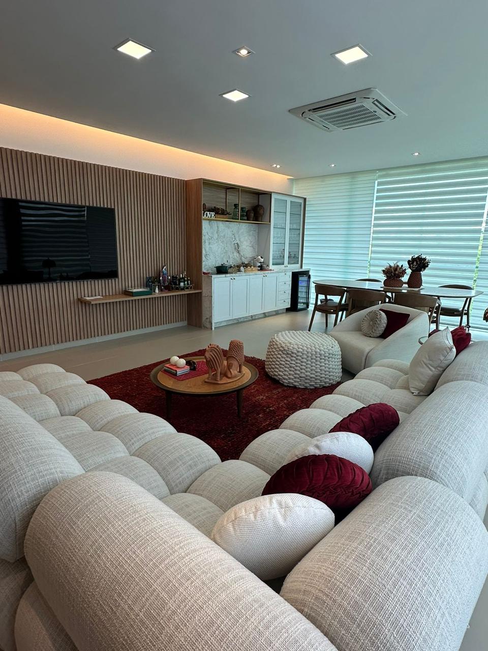 Residencial — sala de estar e home theater planejados